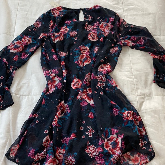 Francesca’s. Floral dress size small. NWT - Picture 7 of 7